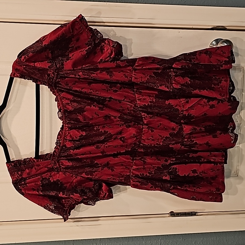 Torrid Lacey Blouse deep red NEW 2x